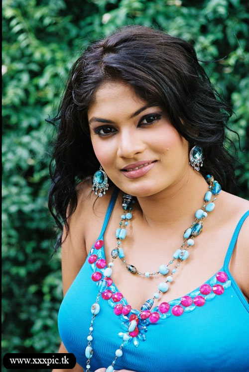[sri_lanka_actress_maheshika_hot_07.jpg]