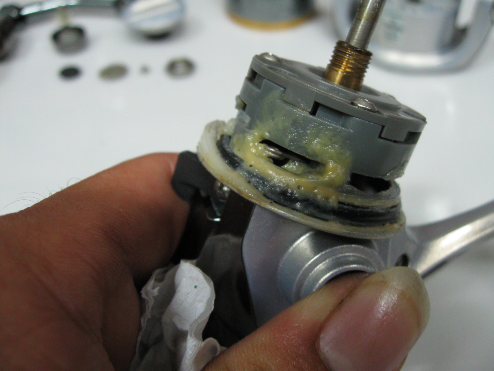 Shimano sahara 2500FD Xeno Reels Service And Repair