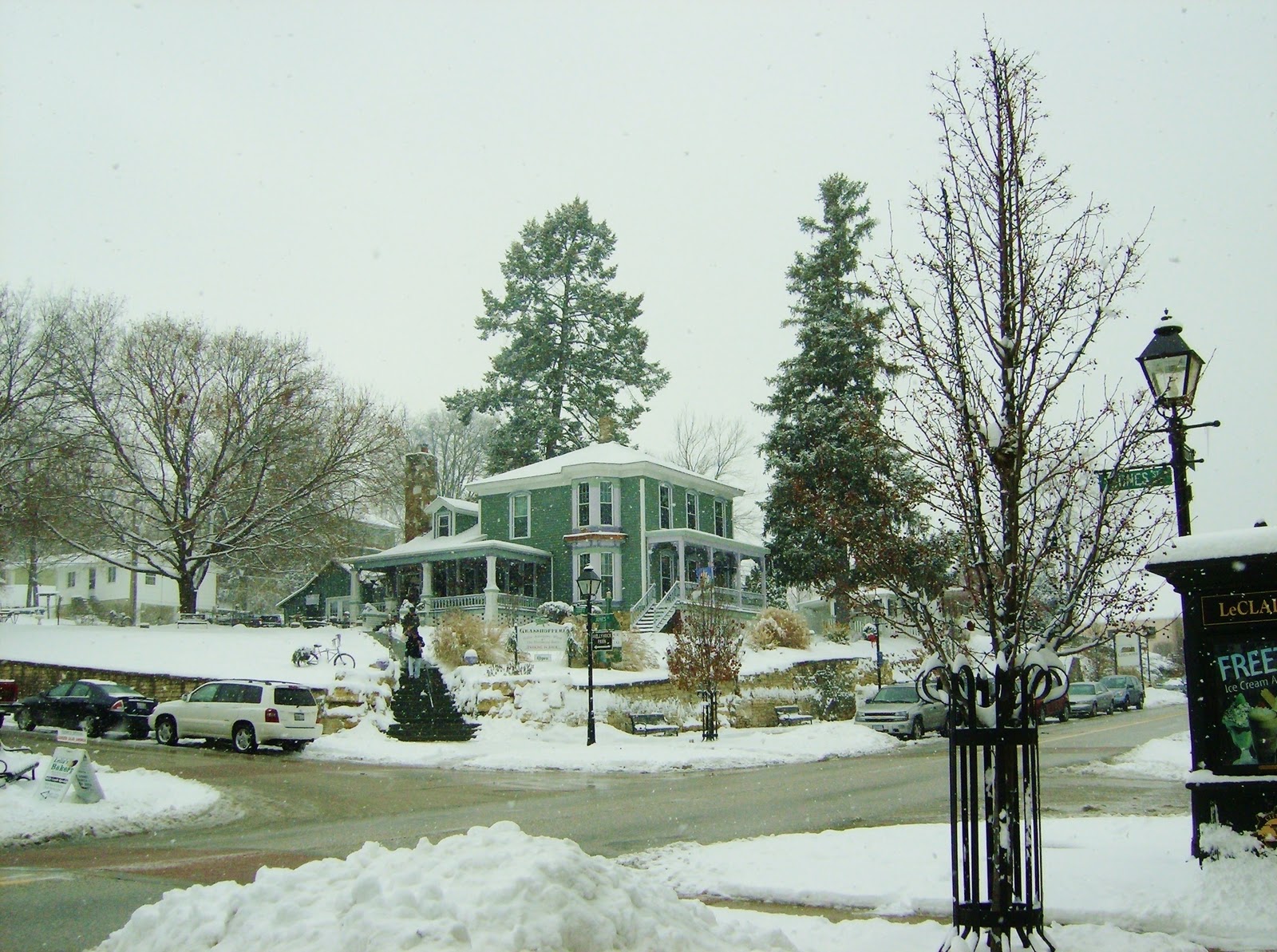 Old Black Cat Boo Christmas in LeClaire, Iowa
