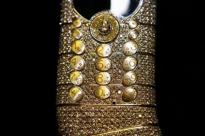 Worlds_Most_Expensive_Cell_Phone_08.jpg