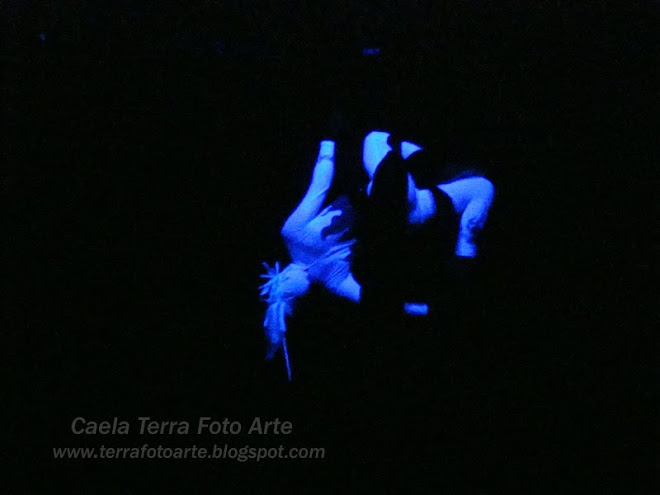 Tecido com Luz Negra