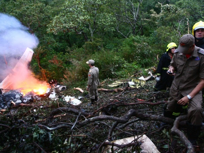 Sharpish west AVIATION/ CIELO KING AIR CRASHES IN BRAZIL