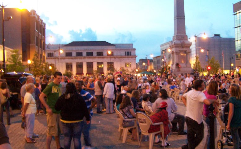 Racine Post: 'First Friday' leaves Downtown Racine jumpin'