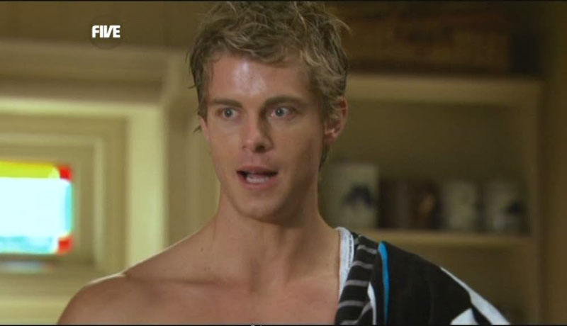 Hollywood Hunks: Luke Mitchell Shirtless and Hot!