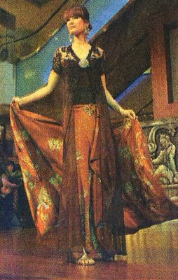 Indonesia charm: 2011 Newest Fashion Design Batik