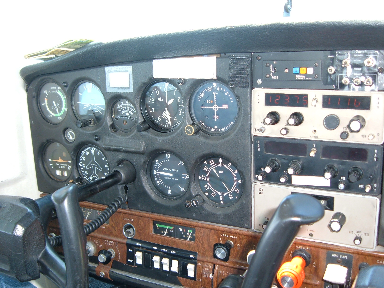 [Cessna+C-152+1.jpg]