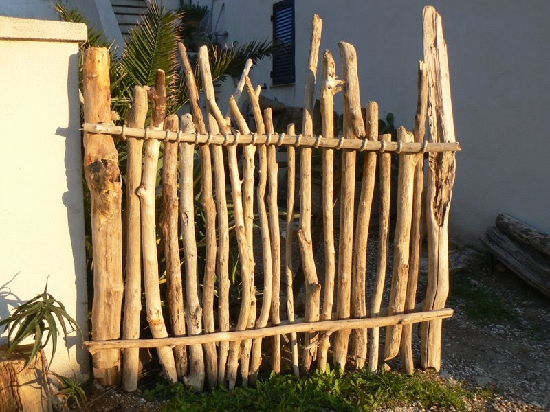 palissade-bois-flotte-www-inf-inet