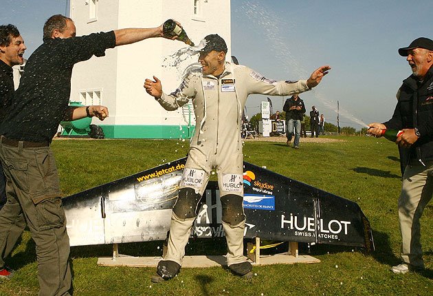 [jetman-champagne_56745a.jpg]