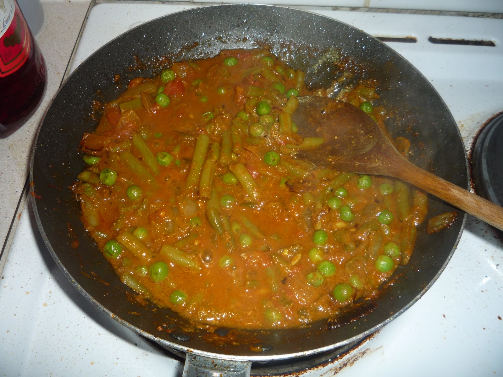 Life of a Vegetarian Girl Quick, Easy & Simple Green Bean and Pea Curry!