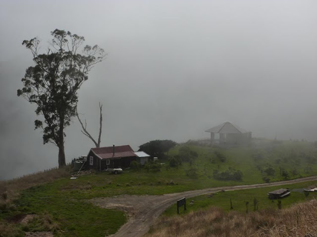 Centro de meditación cristiano, Akaroa La paz y la armonía del entorno puede verse alterada por la niebla
