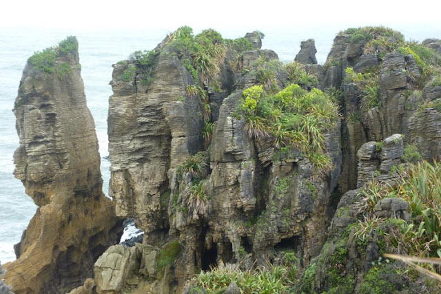 Imagen de las Pancake Rocks de la West Coast en la isla Sur de Nueva Zelanda Imagen de las Pancake Rocks de la West Coast en la isla Sur de Nueva Zelanda