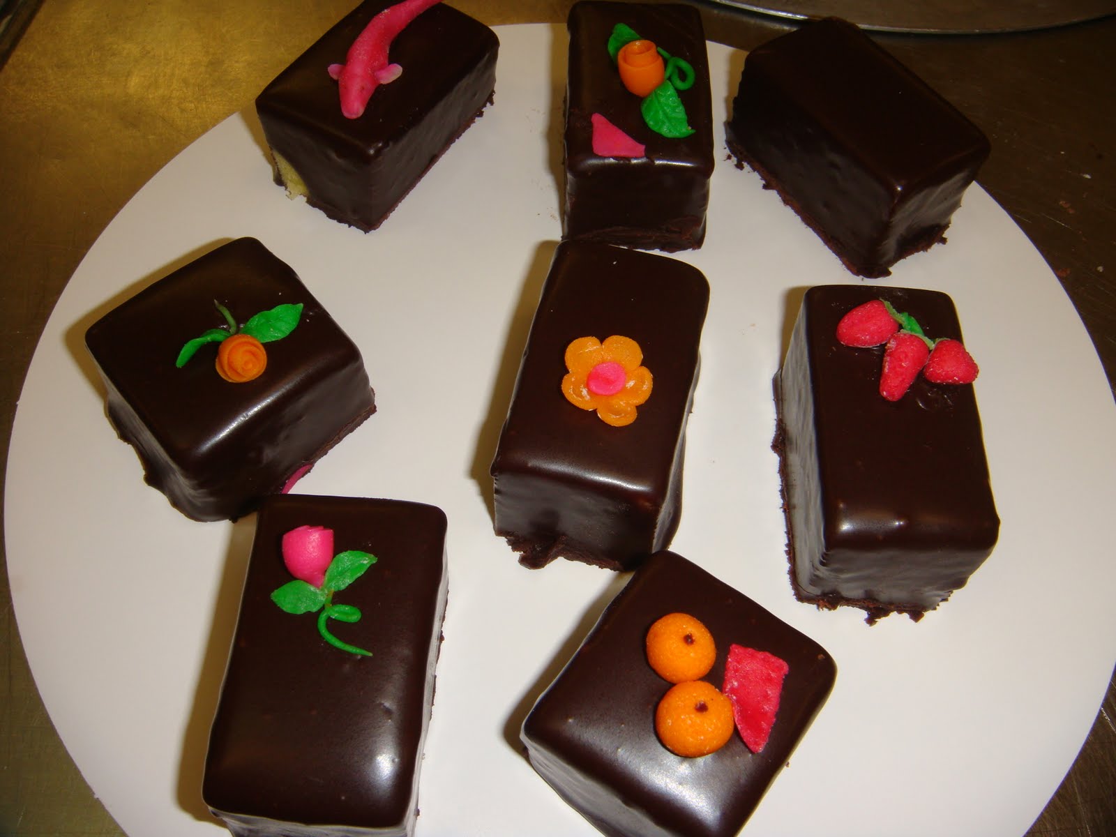 Yummy Baking Chocolate Coated Petit Fours