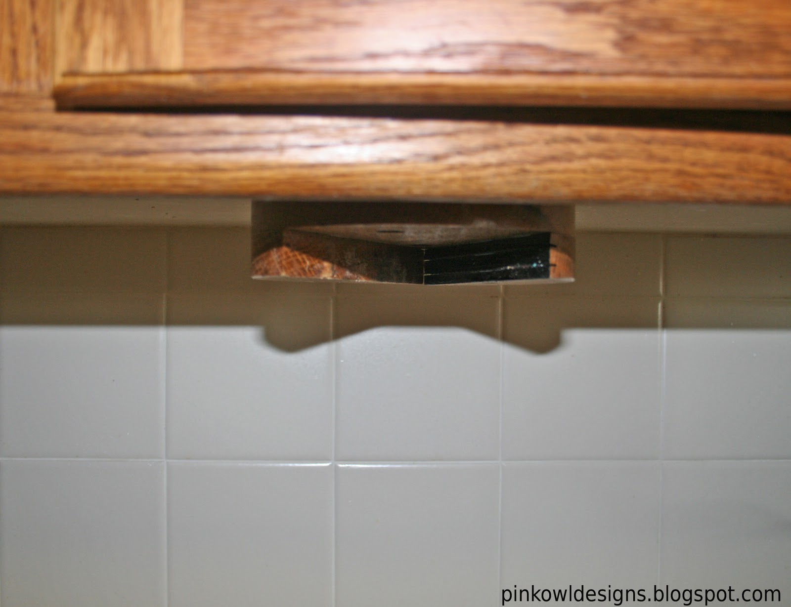 Pink Owl Crafts Under the Jar Opener