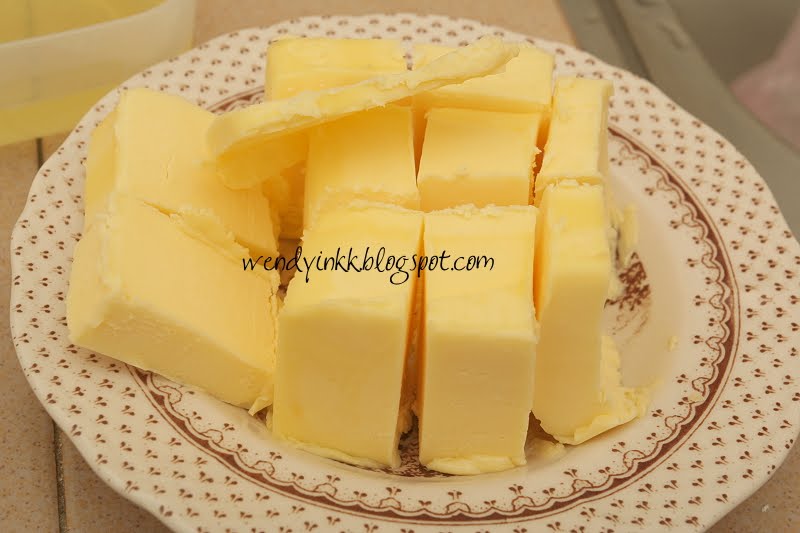 Table for 2.... or more Swiss Meringue Buttercream