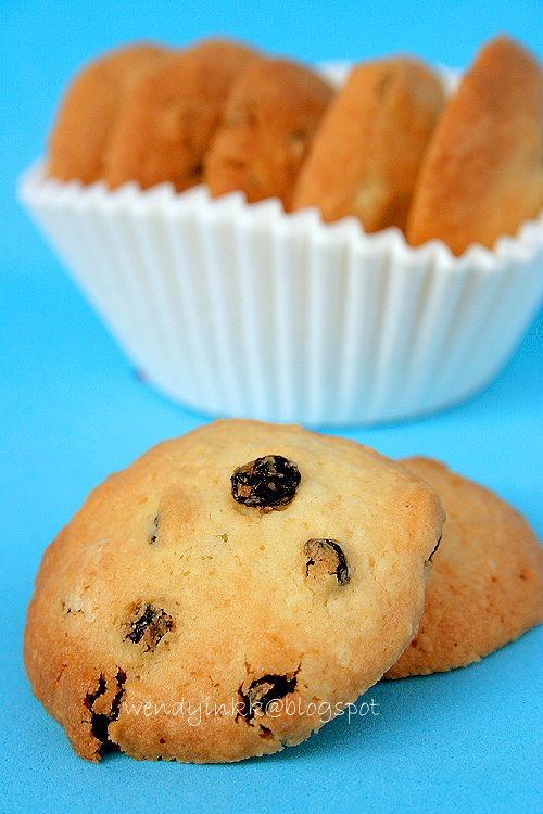 Table for 2.... or more Coconut Currant Butter Cookies