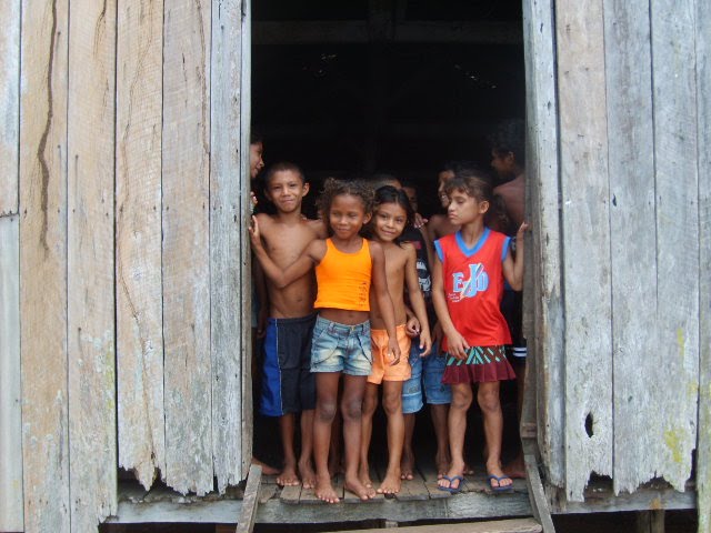 Crianças amazônidas de comunidades tradicionais: direitos fundamentais excluídos