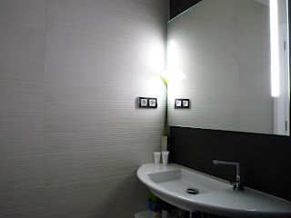 Unifa Disseny: Baño en blanco y negro