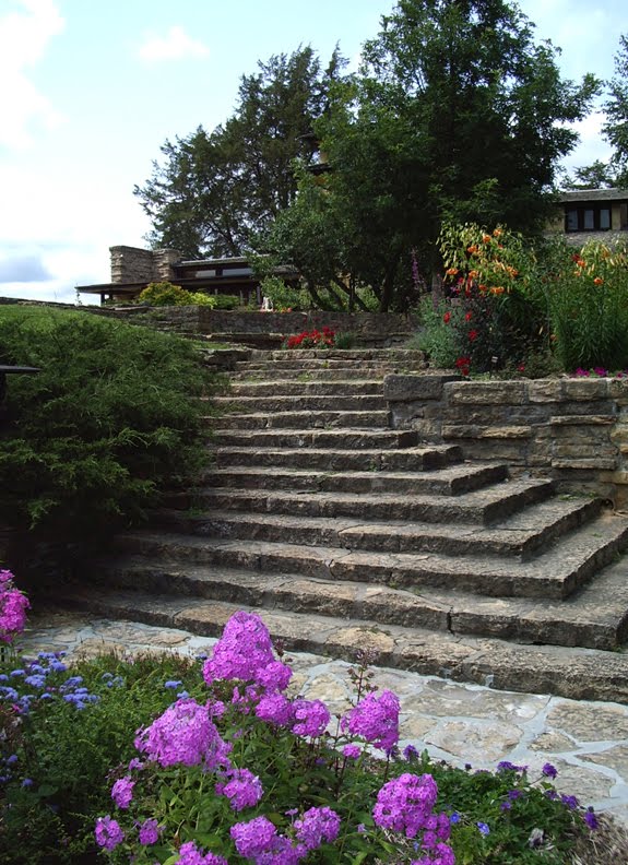 [Taliesin-Courtyard.jpg]