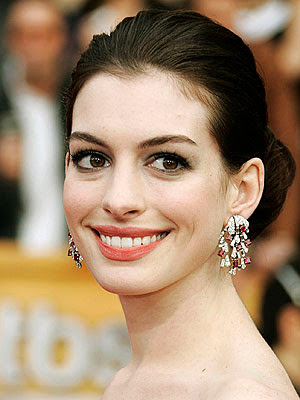 Anne Hathaway Is Gay photo