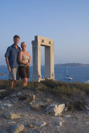 [2007-06-28-Greece-Naxos-TempleOfApollo-20-15-19.jpg]