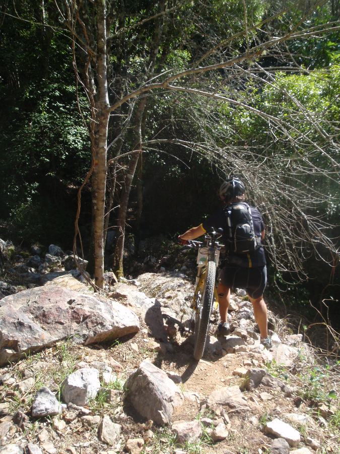 [d1+023+descida+pedra.JPG]