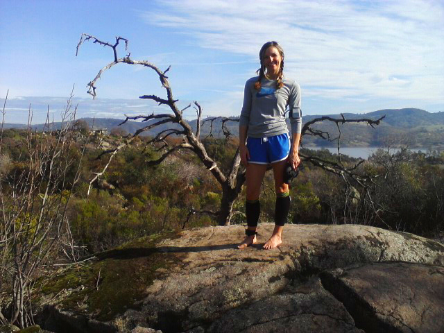 http://3.bp.blogspot.com/_SSkP1P2esl0/TQULinqfxUI/AAAAAAAAAIg/JBo1m7_kixc/s1600/Barefoot_Trail_Running.jpg