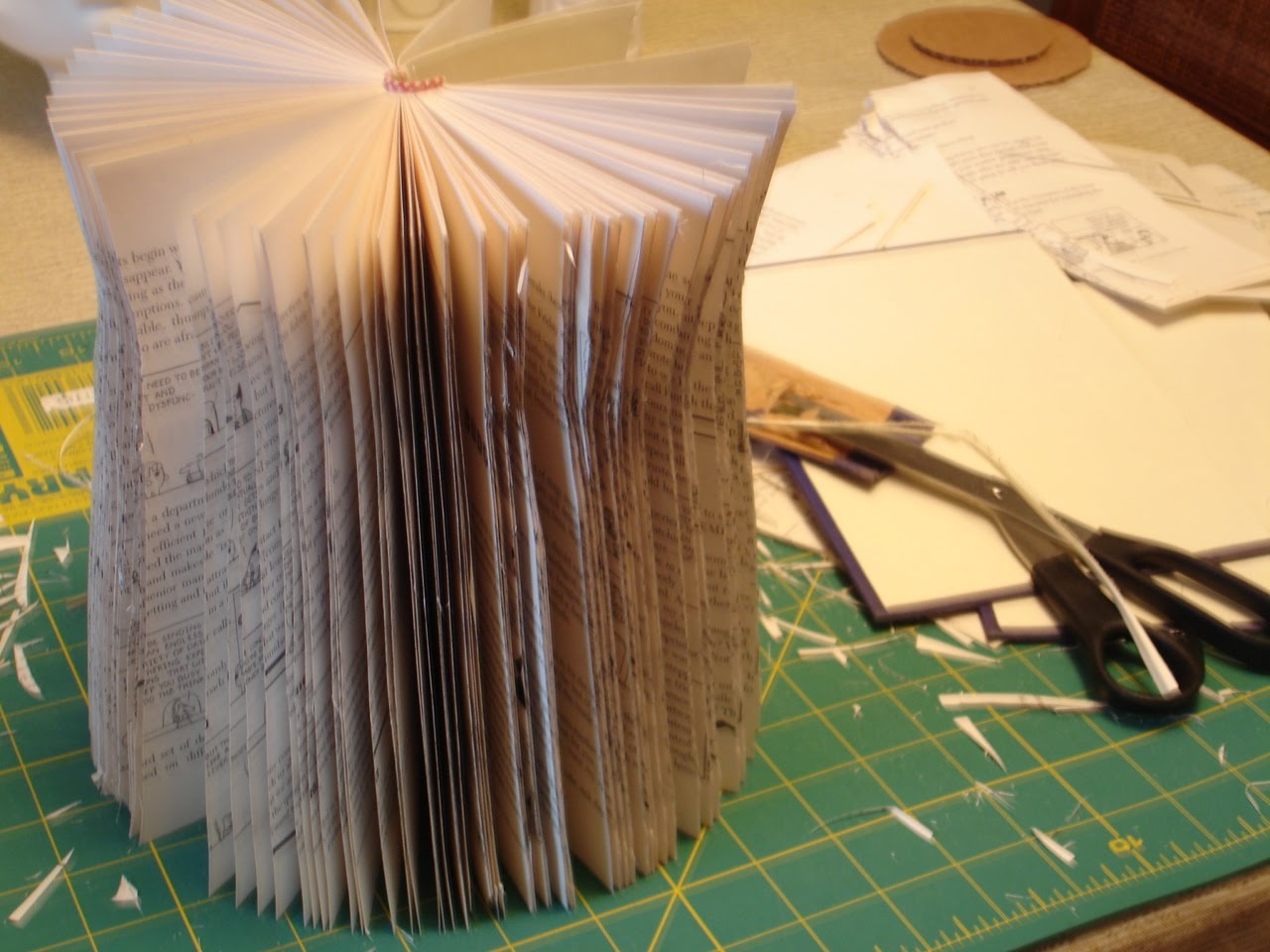 [Paper+vase+009.JPG]