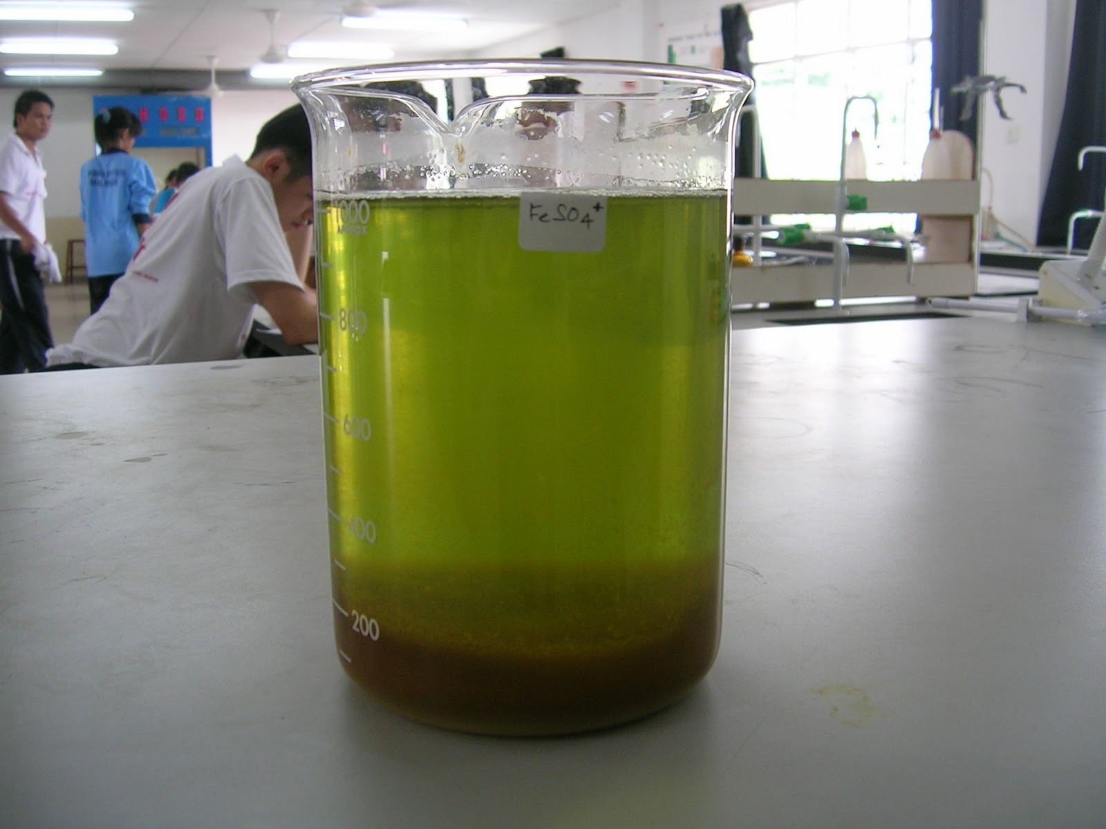 Железо и раствор нитрата ртути. Хлорид уранила. Раствор уранила. Гидроксид уранила. Прола мочи на FECL зелёный цвет.