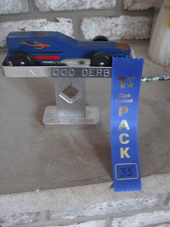 display stand for pinewood derby