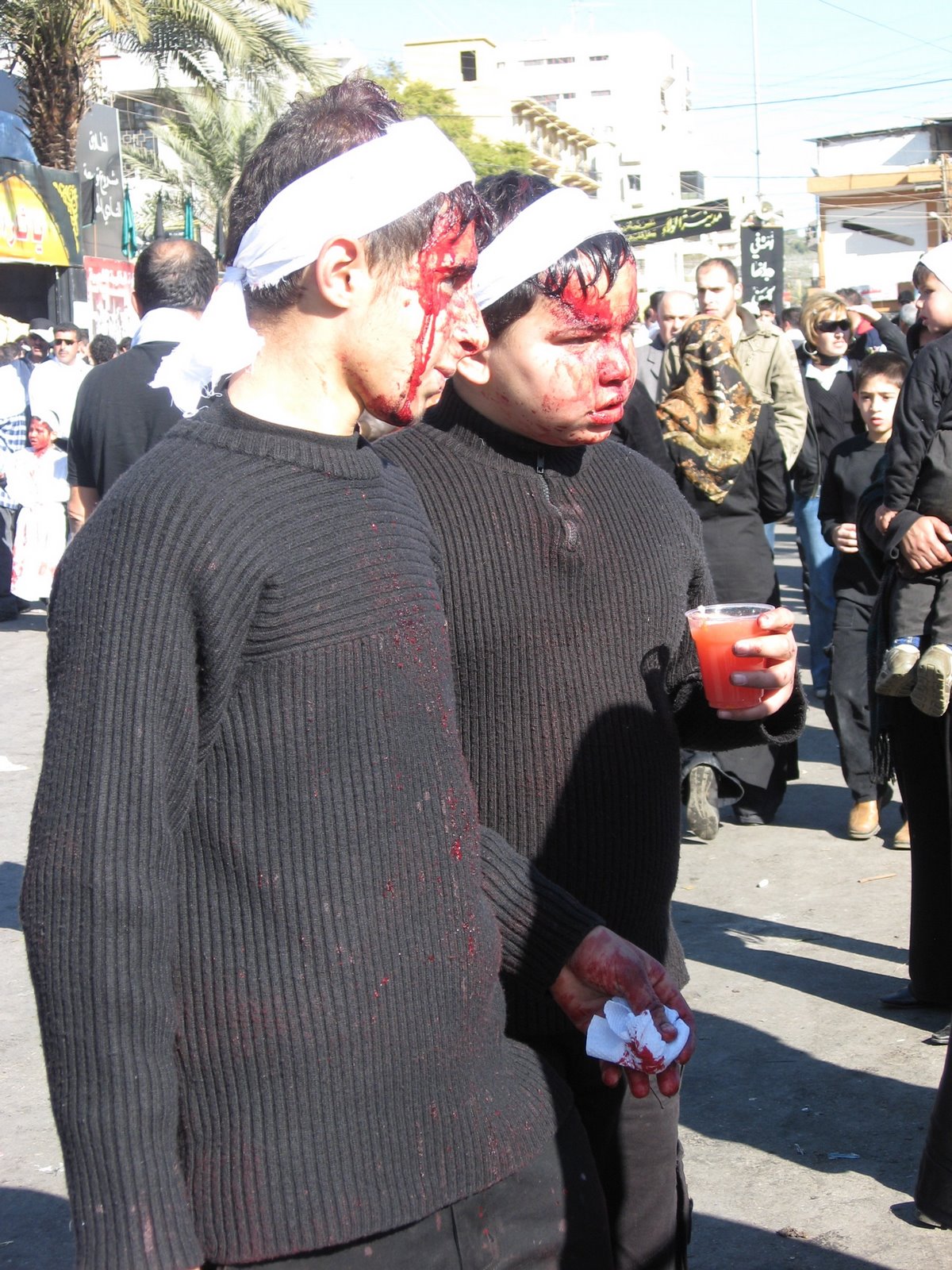 [boys+with+juice.jpg]