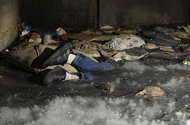 [legs+emerging+from+ice.jpg]