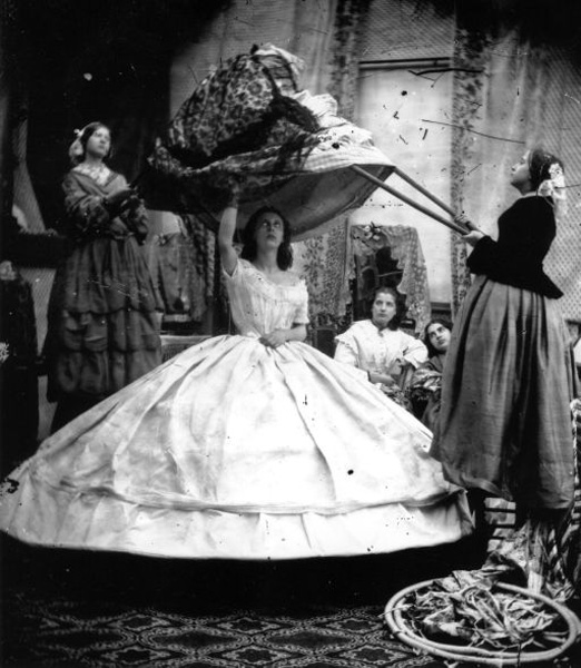 [crinoline.jpg]