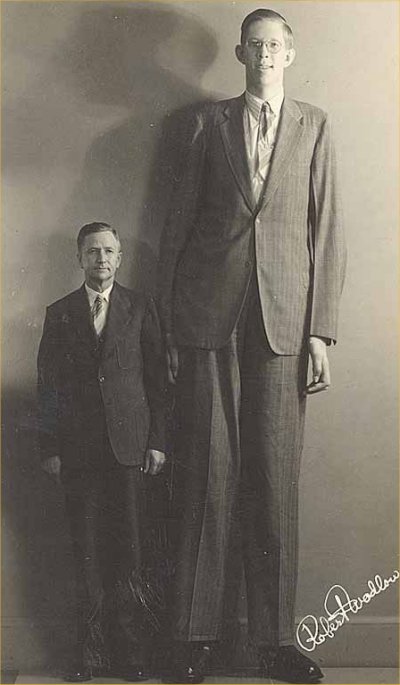[Robert_Wadlow.jpg]