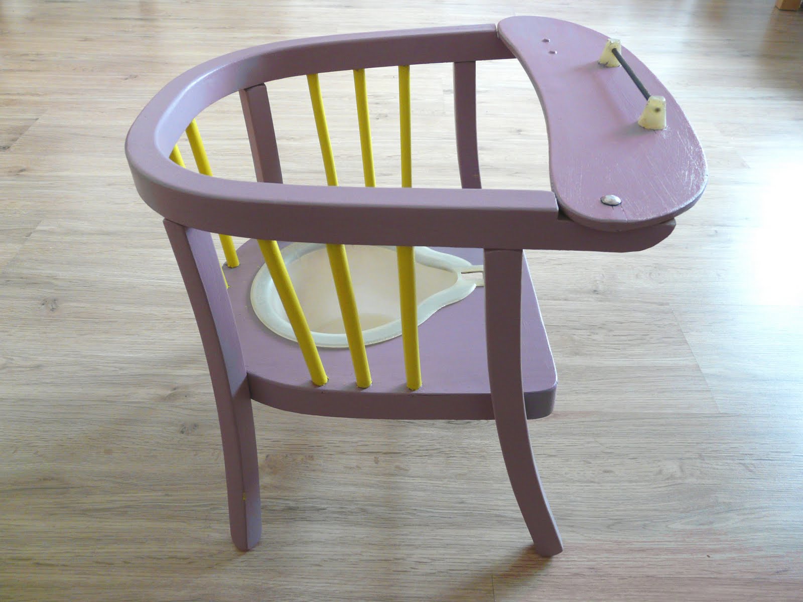 Petite Chaise / Pot De Chambre Ancien Pour Poupée Bébé - En Bois - Occasion