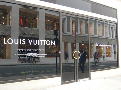 First look: Louis Vuitton London Maison - DisneyRollerGirl