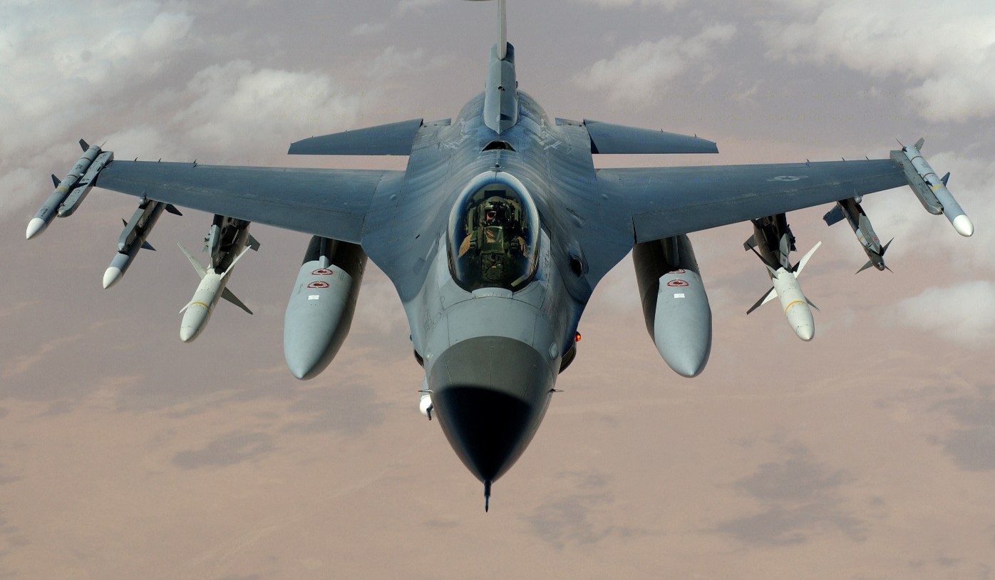 [F-16_Fighting_Falcon.jpg]