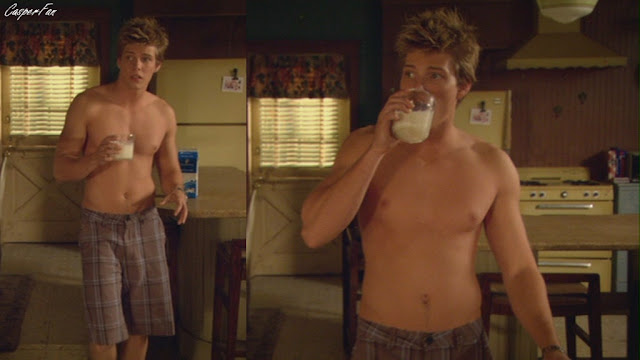 Hunter Parrish naked ass in Weeds-he is stunning!!!-Clip 1! http