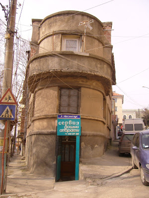 Corner Building