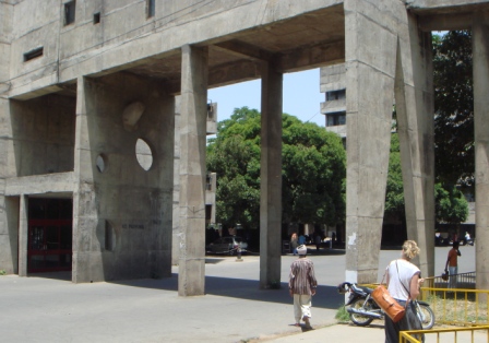 [chandigarh+corbusier+concrete.JPG]