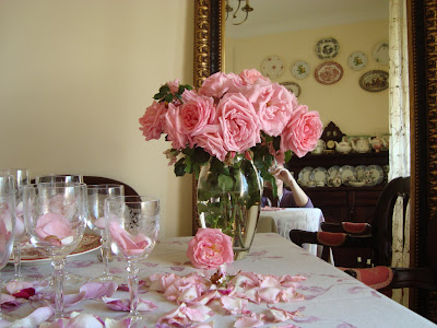 Princesa Nadie: Rosas en el comedor