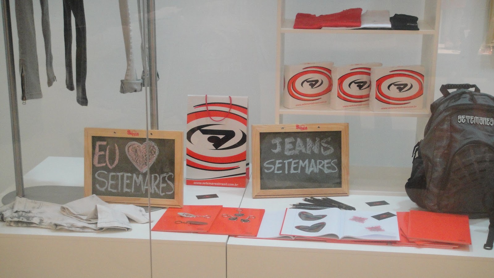 A PRÓXIMA COLEÇÃO Vitrine especial volta às aulas...