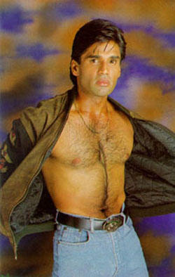Shirtless Bollywood Men: Sunil Shetty