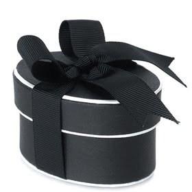 [mini-oval-wrapped-gift-box-2.jpg]