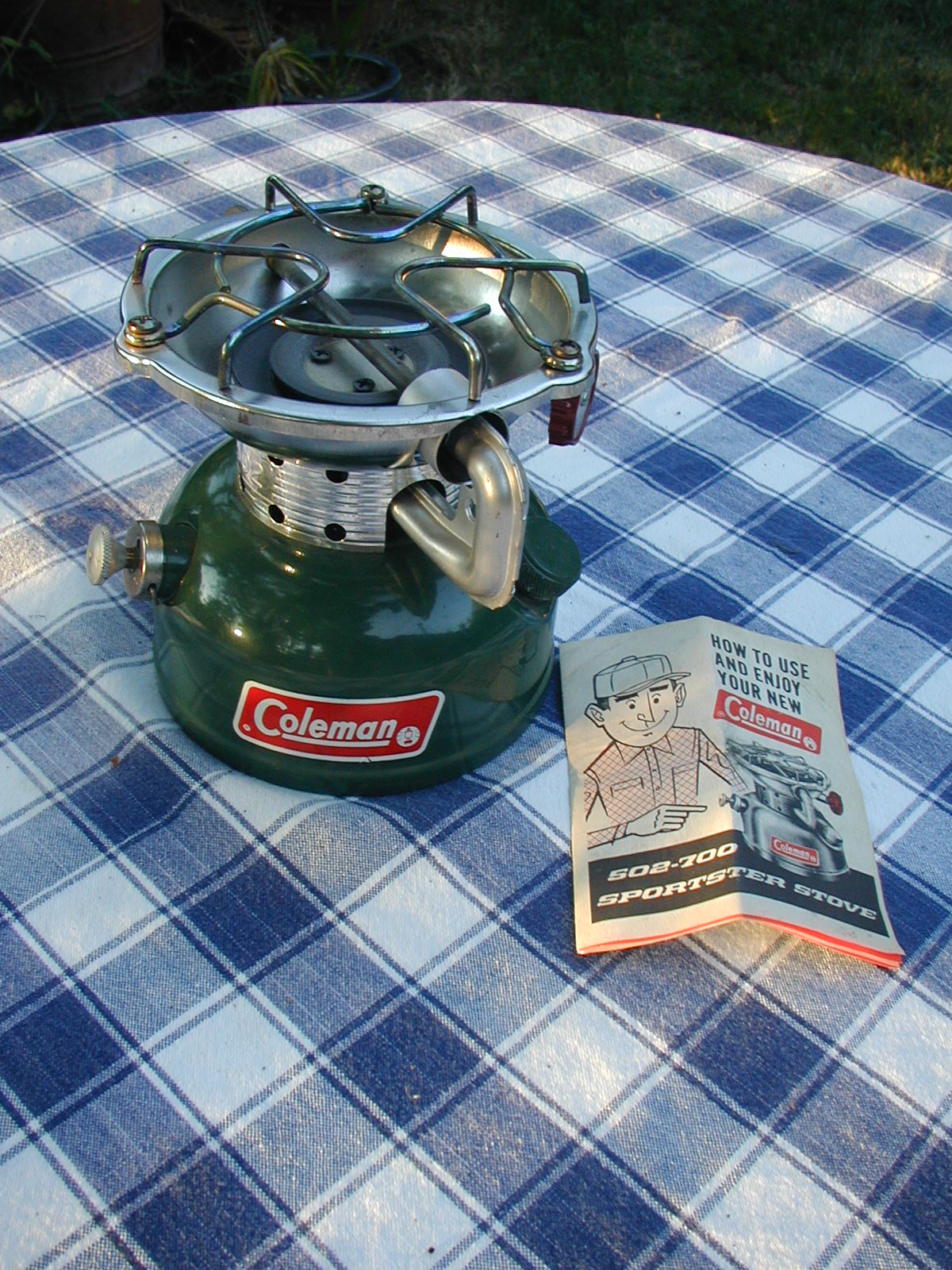 Four Bees Coleman Sportster 502700 Camp Stove