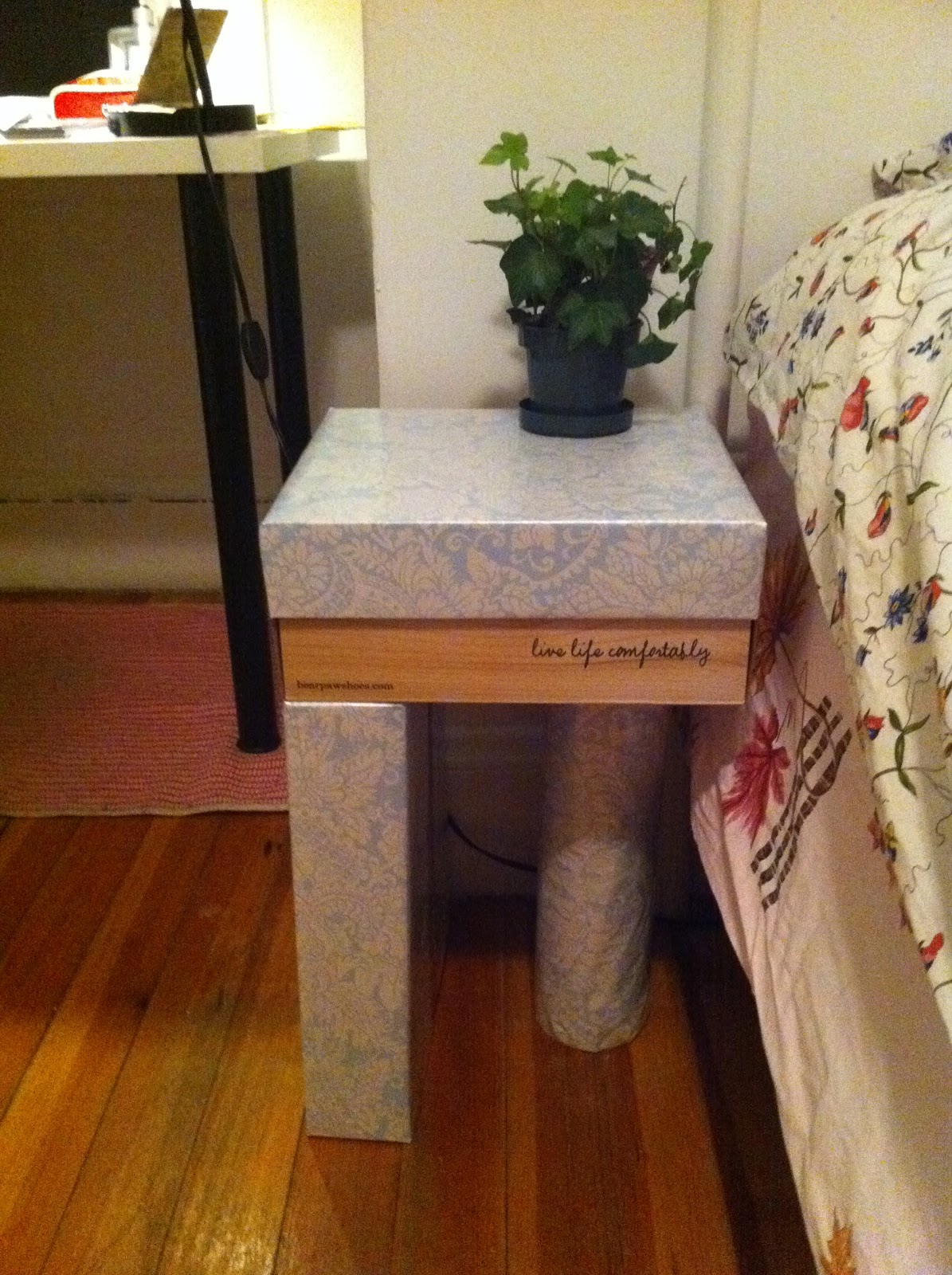 42° 21' 29" N / 71° 3' 37" W Recycling today I made a side table out