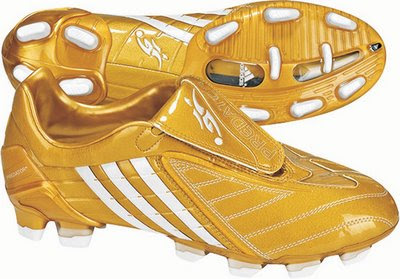 predator negras y doradas