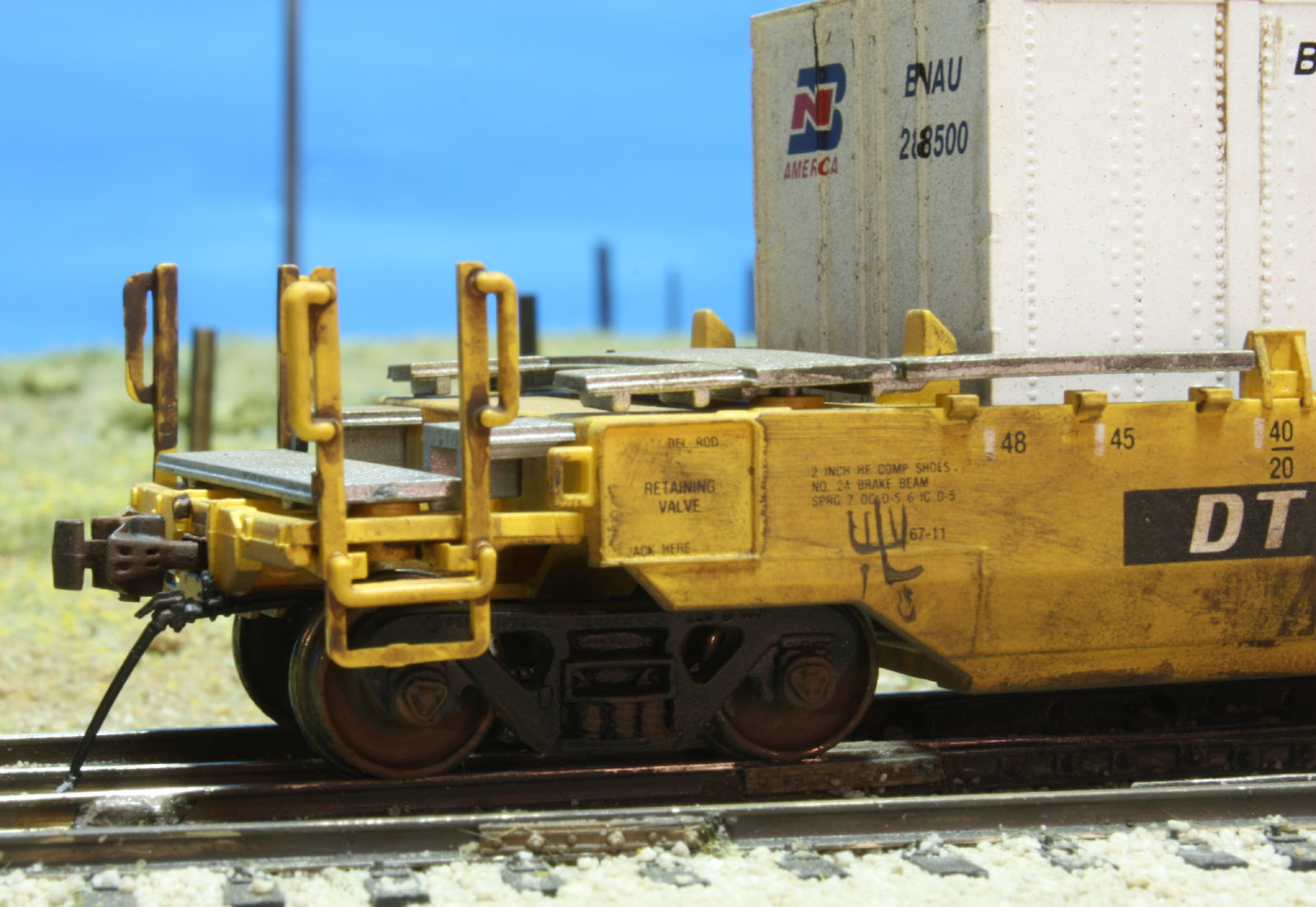 Pacific Midwestern Custom Models DTTX Trailer Train well car