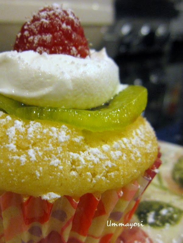 Vanilla Cupcake with fruit Topping