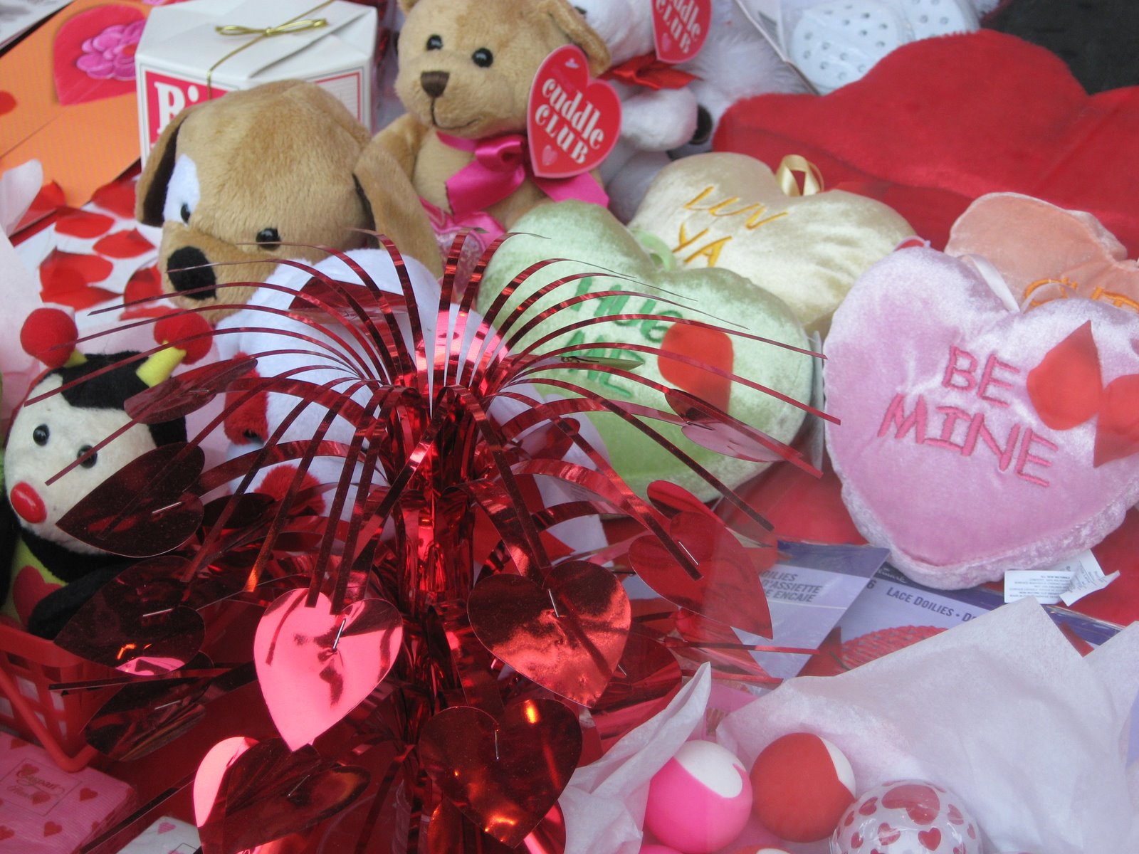 [valentine_hearts_toys_2.JPG]
