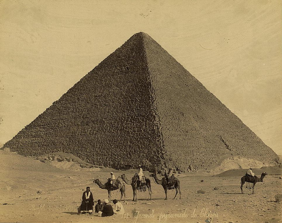 [7_wonders_great_pyramid_2.jpg]